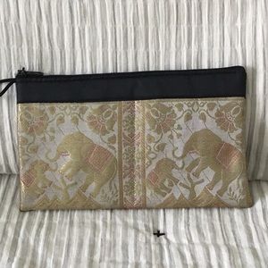 Lightweight clutch with oriental design 🎋